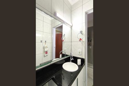 Casa à venda com 120m², 2 quartos e 5 vagas Casa à venda com 120m², 2 quartos e 5 vagasBanheiro