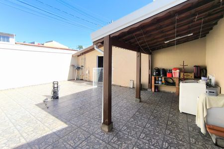 Casa à venda com 120m², 2 quartos e 5 vagas Casa à venda com 120m², 2 quartos e 5 vagasÁrea de Serviço/Quintal