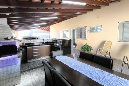 Casa à venda com 120m², 2 quartos e 5 vagas Casa à venda com 120m², 2 quartos e 5 vagasÁrea Gourmet