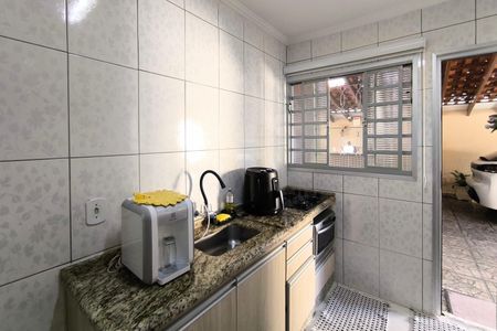 Casa à venda com 120m², 2 quartos e 5 vagas Casa à venda com 120m², 2 quartos e 5 vagasCozinha