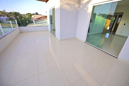 Casa para alugar com 257m², 3 quartos e 4 vagas Casa para alugar com 257m², 3 quartos e 4 vagasVaranda da Suíte