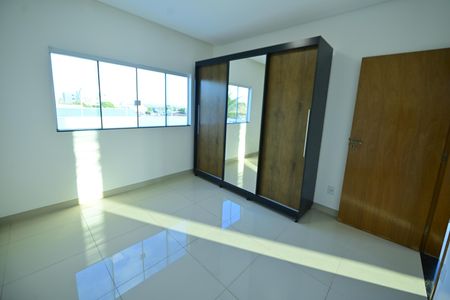 Casa para alugar com 257m², 3 quartos e 4 vagas Casa para alugar com 257m², 3 quartos e 4 vagasQuarto 1