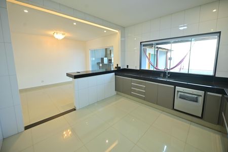 Casa para alugar com 257m², 3 quartos e 4 vagas Casa para alugar com 257m², 3 quartos e 4 vagasCozinha