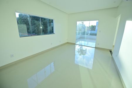 Casa para alugar com 257m², 3 quartos e 4 vagas Casa para alugar com 257m², 3 quartos e 4 vagasQuarto 2