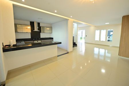 Casa para alugar com 257m², 3 quartos e 4 vagas Casa para alugar com 257m², 3 quartos e 4 vagasCozinha