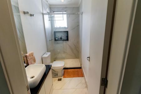Apartamento à venda com 97m², 3 quartos e 2 vagas Apartamento à venda com 97m², 3 quartos e 2 vagasBanheiro Corredor