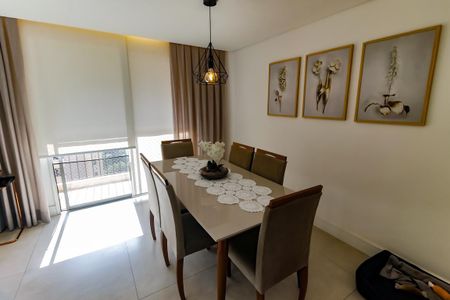 Apartamento à venda com 97m², 3 quartos e 2 vagas Apartamento à venda com 97m², 3 quartos e 2 vagasDetalhe Sala