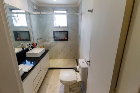 Apartamento à venda com 97m², 3 quartos e 2 vagas Apartamento à venda com 97m², 3 quartos e 2 vagasBanheiro da Suíte