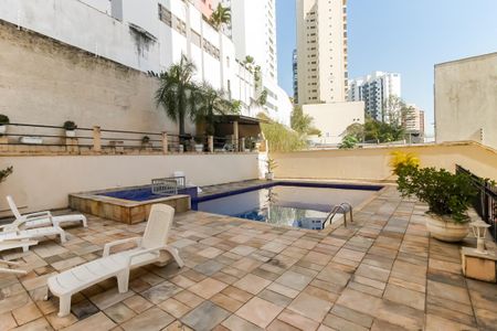Apartamento à venda com 97m², 3 quartos e 2 vagas Apartamento à venda com 97m², 3 quartos e 2 vagasÁrea comum - Piscina