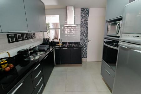 Apartamento à venda com 97m², 3 quartos e 2 vagas Apartamento à venda com 97m², 3 quartos e 2 vagasCozinha - Armários