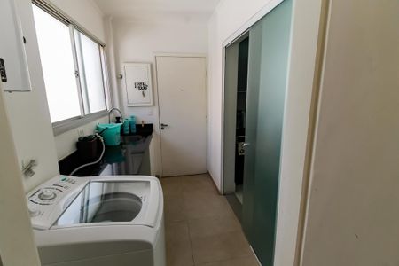 Apartamento à venda com 97m², 3 quartos e 2 vagas Apartamento à venda com 97m², 3 quartos e 2 vagasÁrea de Serviço