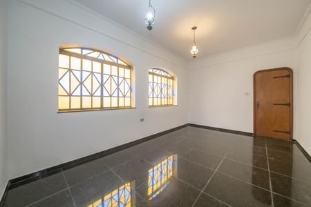 Casa à venda com 330m², 3 quartos e 2 vagasQuarto 3