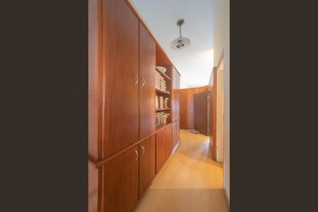 Casa à venda com 330m², 3 quartos e 2 vagasCloset do quarto 2