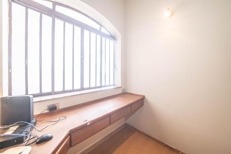 Casa à venda com 330m², 3 quartos e 2 vagasEscritório