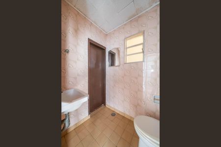 Casa à venda com 330m², 3 quartos e 2 vagasBanheiro de Serviço