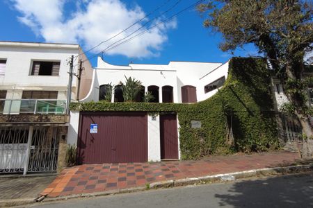 Casa à venda com 330m², 3 quartos e 2 vagasFachada