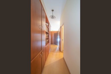 Casa à venda com 330m², 3 quartos e 2 vagasCloset do quarto 2