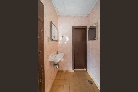 Casa à venda com 330m², 3 quartos e 2 vagasBanheiro de Serviço