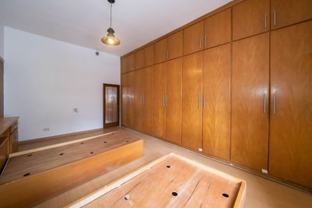 Casa à venda com 330m², 3 quartos e 2 vagasQuarto