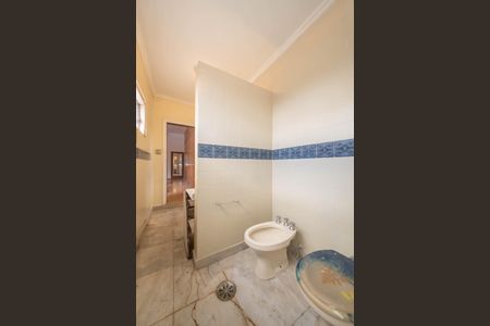 Casa à venda com 330m², 3 quartos e 2 vagasBanheiro do Quarto