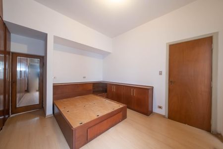 Casa à venda com 330m², 3 quartos e 2 vagasQuarto 2