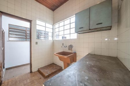 Casa à venda com 330m², 3 quartos e 2 vagasÁrea de Serviço