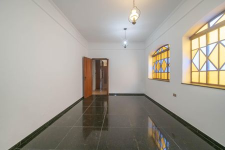 Casa à venda com 330m², 3 quartos e 2 vagasQuarto 3