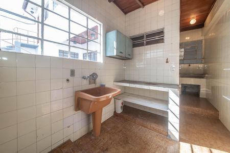 Casa à venda com 330m², 3 quartos e 2 vagasÁrea de Serviço