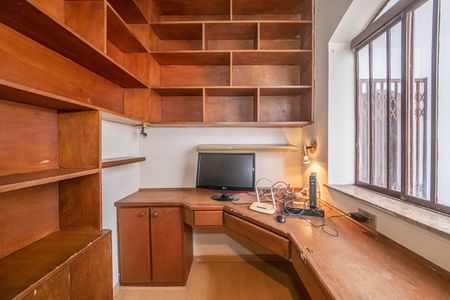 Casa à venda com 330m², 3 quartos e 2 vagasEscritório