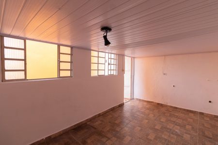 Casa à venda com 70m², 3 quartos e 2 vagas Casa à venda com 70m², 3 quartos e 2 vagasQuarto de Serviço
