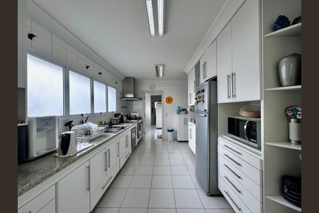 Apartamento à venda com 323m², 4 quartos e 6 vagas Apartamento à venda com 323m², 4 quartos e 6 vagasCozinha