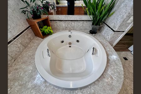 Apartamento à venda com 323m², 4 quartos e 6 vagas Apartamento à venda com 323m², 4 quartos e 6 vagasBanheiro Suíte 4