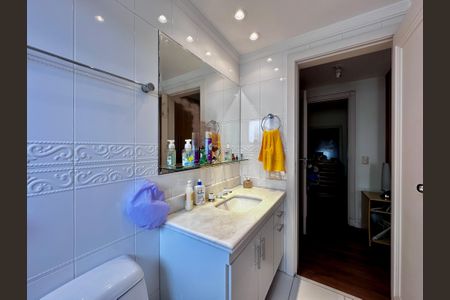 Apartamento à venda com 323m², 4 quartos e 6 vagas Apartamento à venda com 323m², 4 quartos e 6 vagasBanheiro Suíte 3