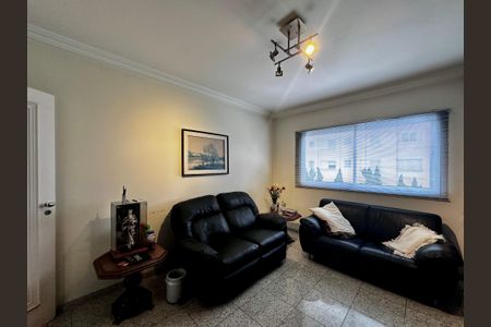 Apartamento à venda com 323m², 4 quartos e 6 vagas Apartamento à venda com 323m², 4 quartos e 6 vagasSala de Tv