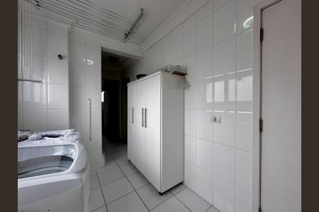Apartamento à venda com 323m², 4 quartos e 6 vagas Apartamento à venda com 323m², 4 quartos e 6 vagasÁrea de Serviço