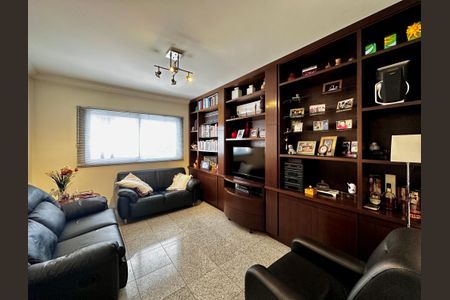 Apartamento à venda com 323m², 4 quartos e 6 vagas Apartamento à venda com 323m², 4 quartos e 6 vagasSala de Tv