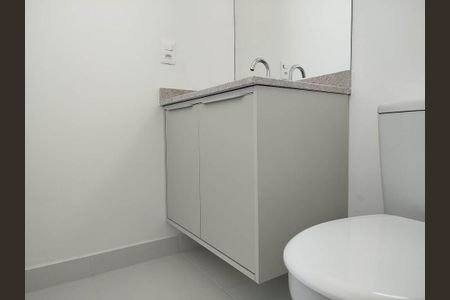 Banheiro de kitnet/studio para alugar com 1 quarto, 27m² em Vila Matilde, São Paulo