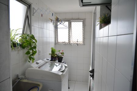 Apartamento à venda com 70m², 3 quartos e 1 vagaÁrea de Serviço