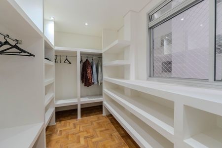 Apartamento à venda com 266m², 3 quartos e 1 vagaCloset da suíte 3