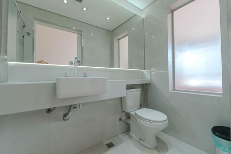 Apartamento à venda com 266m², 3 quartos e 1 vagaBanheiro da Suíte 1