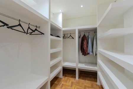 Apartamento à venda com 266m², 3 quartos e 1 vagaCloset da suíte 3