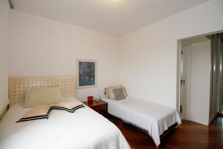 Apartamento à venda com 110m², 2 quartos e 2 vagasSuíte