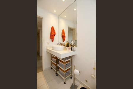 Apartamento à venda com 110m², 2 quartos e 2 vagasBanheiro Social