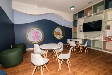 Apartamento à venda com 112m², 3 quartos e 2 vagas Apartamento à venda com 112m², 3 quartos e 2 vagasÁrea comum - Sala de estudos
