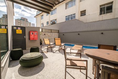 Apartamento à venda com 112m², 3 quartos e 2 vagas Apartamento à venda com 112m², 3 quartos e 2 vagasÁrea comum - Piscina