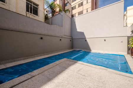 Apartamento à venda com 112m², 3 quartos e 2 vagas Apartamento à venda com 112m², 3 quartos e 2 vagasÁrea comum - Piscina