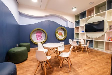 Apartamento à venda com 112m², 3 quartos e 2 vagas Apartamento à venda com 112m², 3 quartos e 2 vagasÁrea comum - Sala de estudos