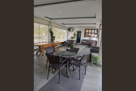 Foto 01 de casa de condomínio à venda com 6 quartos, 450m² em Swiss Park, Campinas