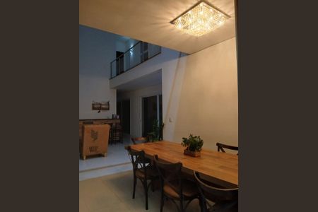 Foto 01 de casa de condomínio à venda com 6 quartos, 450m² em Swiss Park, Campinas