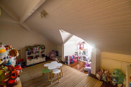 Casa de condomínio à venda com 480m², 5 quartos e 2 vagas Casa de condomínio à venda com 480m², 5 quartos e 2 vagasBrinquedoteca
